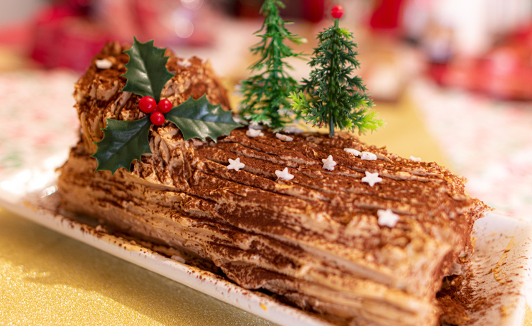 Photo d'un tiramisu en buche de Noel